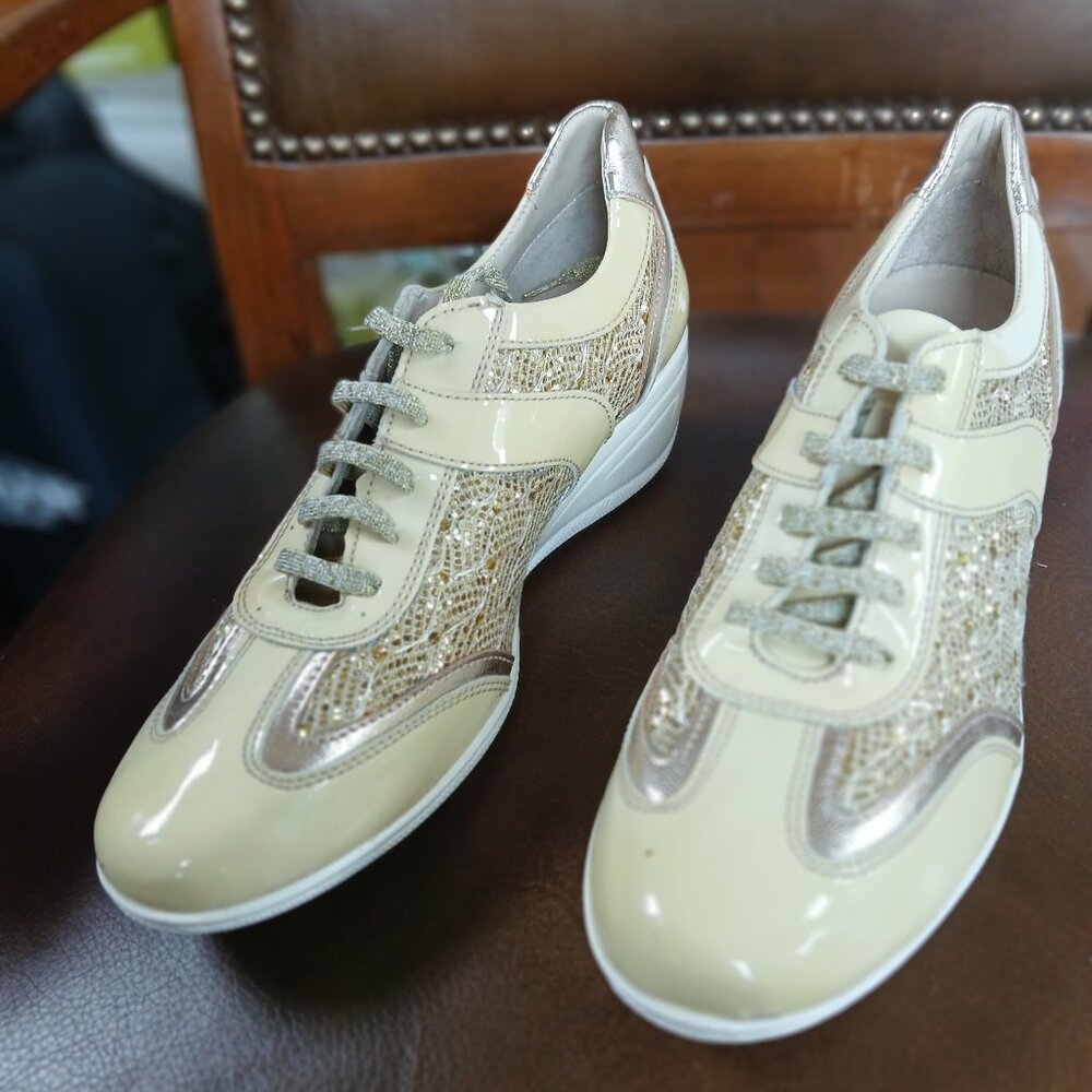 Patent leather women's walking shoes.
